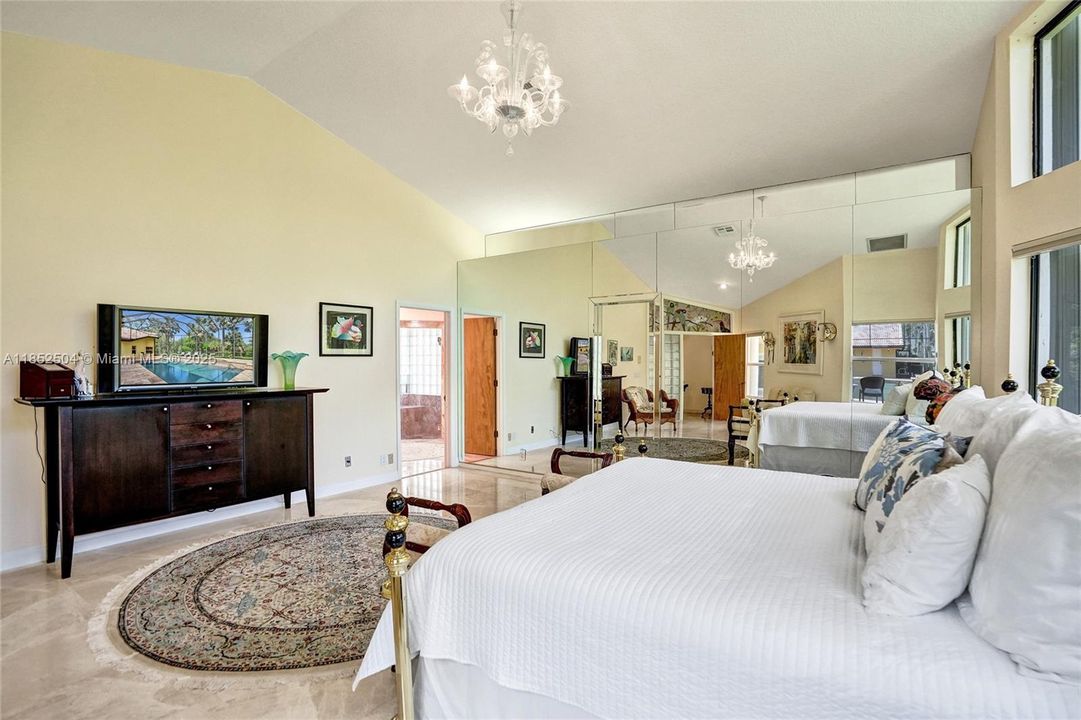 На продажу: $1,348,800 (6 спален, 4 ванн, 4323 Квадратных фут)