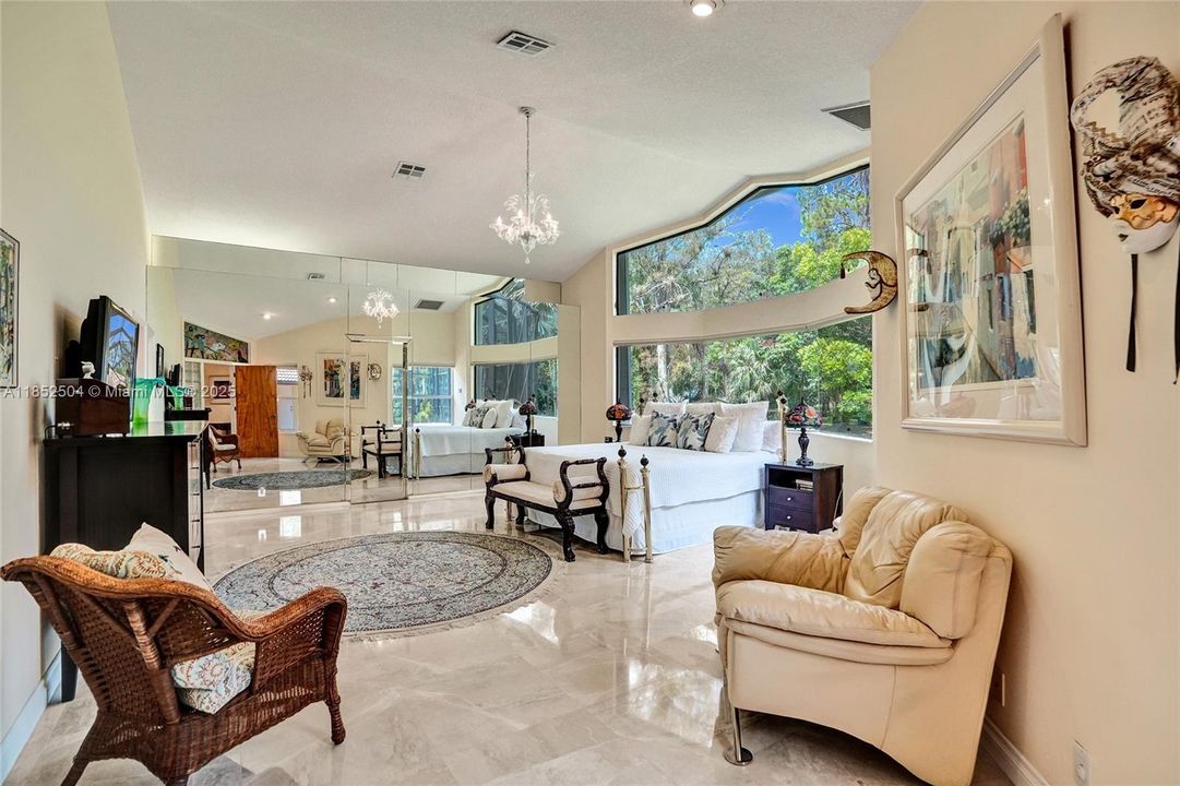 На продажу: $1,348,800 (6 спален, 4 ванн, 4323 Квадратных фут)