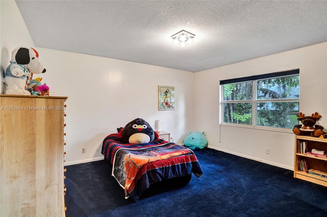 На продажу: $1,348,800 (6 спален, 4 ванн, 4323 Квадратных фут)