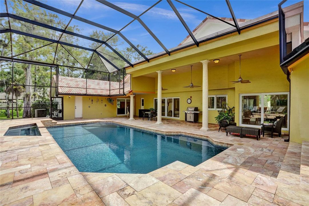 На продажу: $1,348,800 (6 спален, 4 ванн, 4323 Квадратных фут)