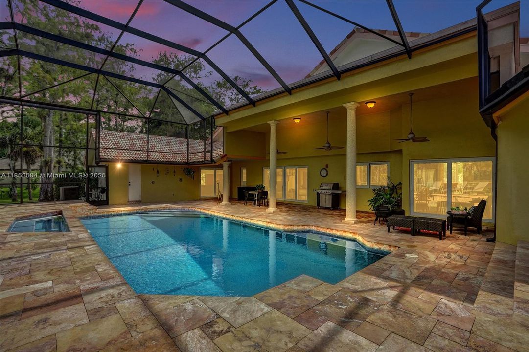 На продажу: $1,348,800 (6 спален, 4 ванн, 4323 Квадратных фут)