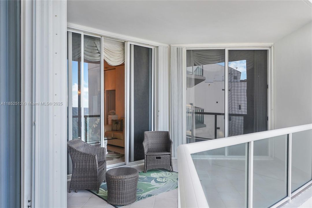 合同活跃: $7,500 (2 贝兹, 2 浴室, 1600 平方英尺)