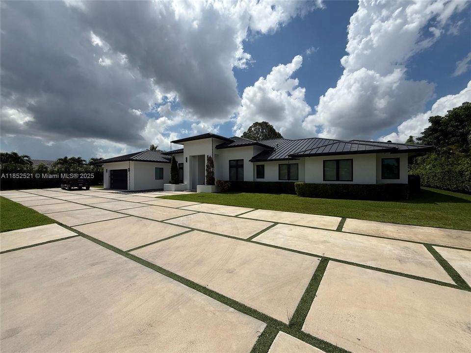 待售: $6,300,000 (7 贝兹, 6 浴室, 4408 平方英尺)