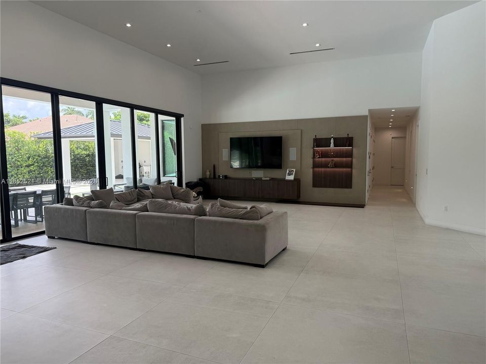 待售: $6,300,000 (7 贝兹, 6 浴室, 4408 平方英尺)