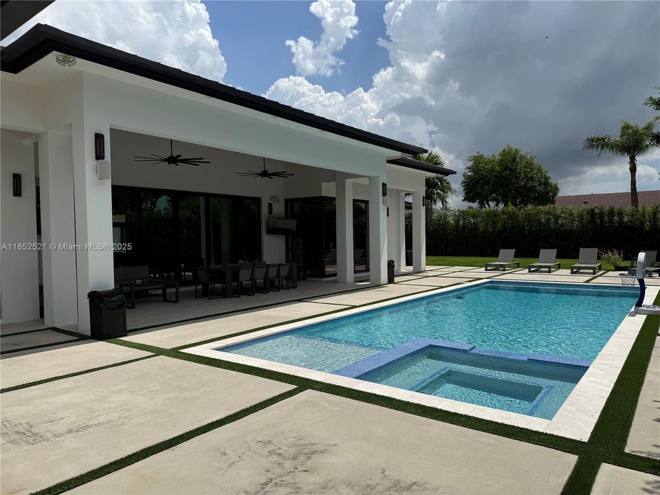 待售: $6,300,000 (7 贝兹, 6 浴室, 4408 平方英尺)