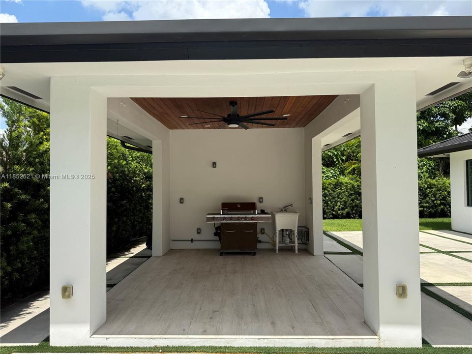 待售: $6,300,000 (7 贝兹, 6 浴室, 4408 平方英尺)