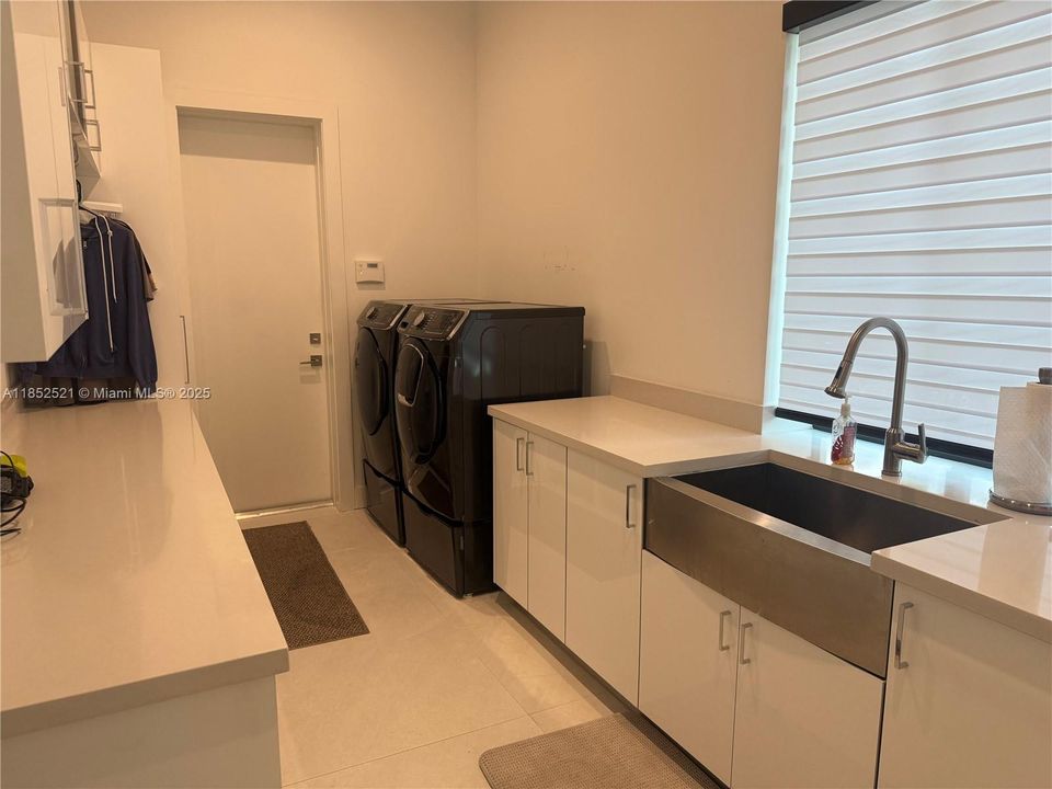 待售: $6,300,000 (7 贝兹, 6 浴室, 4408 平方英尺)