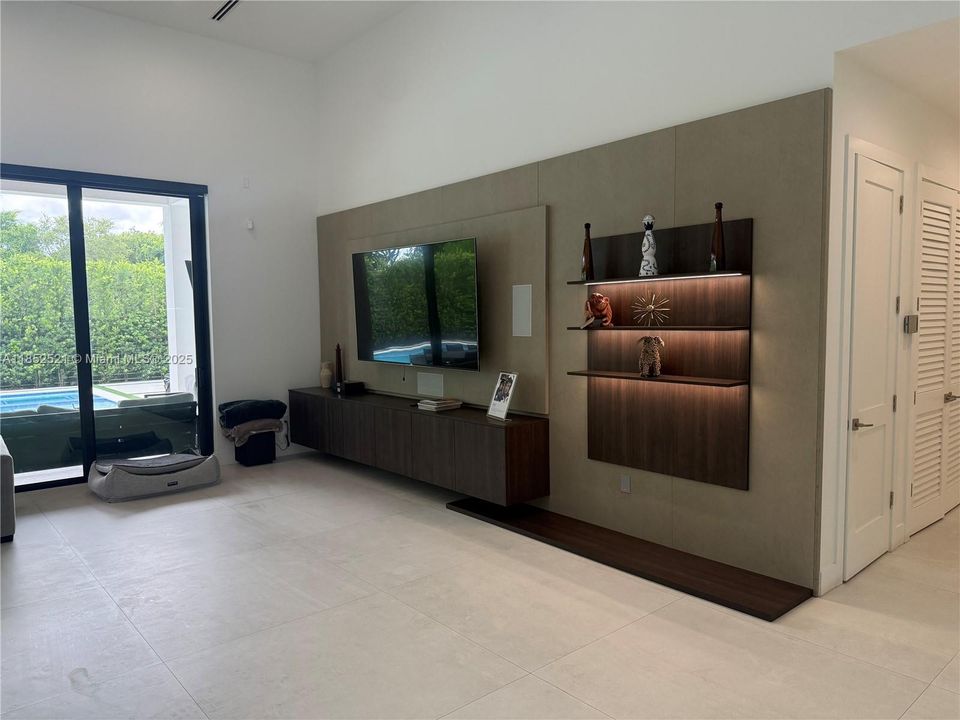 待售: $6,300,000 (7 贝兹, 6 浴室, 4408 平方英尺)