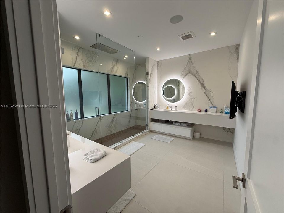 待售: $6,300,000 (7 贝兹, 6 浴室, 4408 平方英尺)