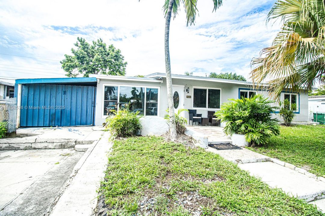 En Venta: $549,000 (4 camas, 2 baños, 1300 Pies cuadrados)