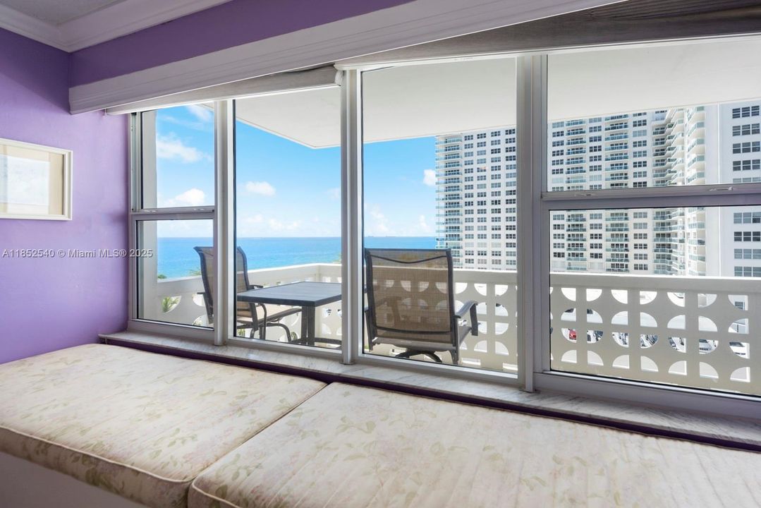 最近售出: $299,900 (1 贝兹, 1 浴室, 850 平方英尺)