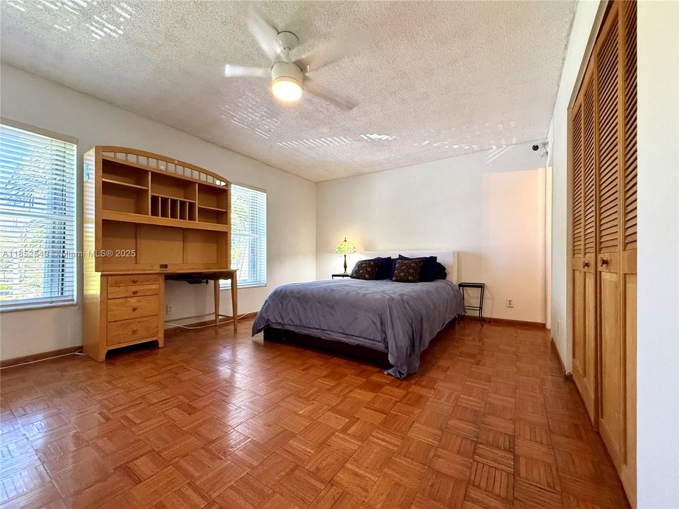 На продажу: $450,000 (2 спален, 3 ванн, 1750 Квадратных фут)