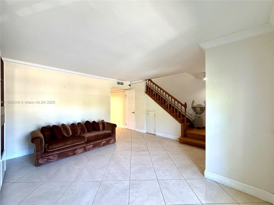 На продажу: $450,000 (2 спален, 3 ванн, 1750 Квадратных фут)