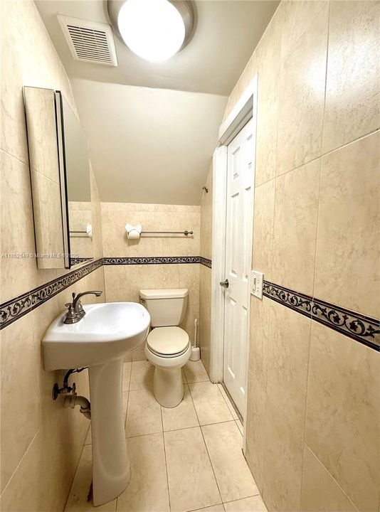 На продажу: $450,000 (2 спален, 3 ванн, 1750 Квадратных фут)