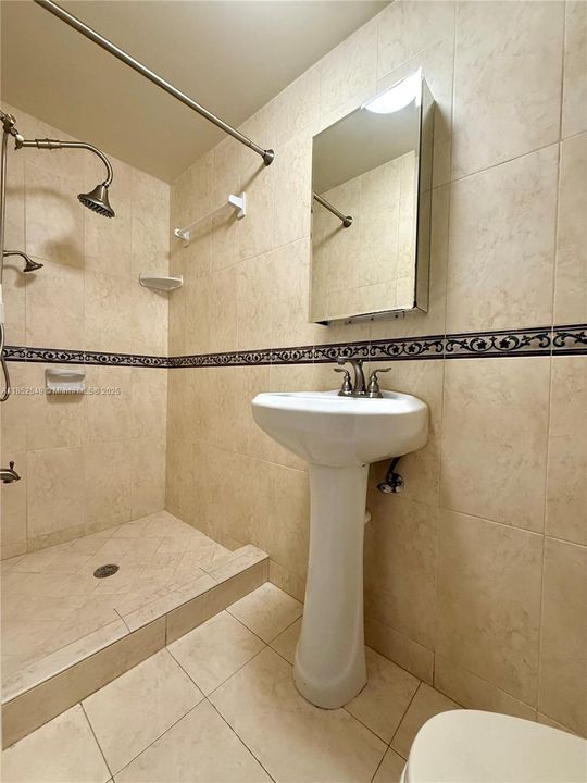 На продажу: $450,000 (2 спален, 3 ванн, 1750 Квадратных фут)