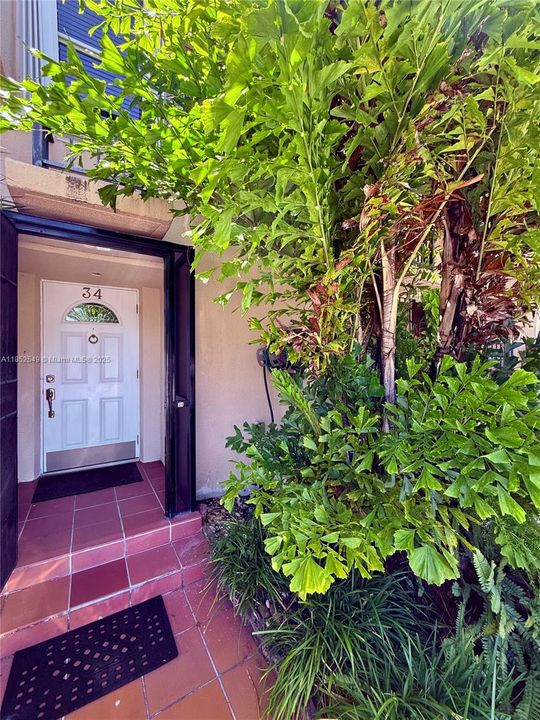 На продажу: $450,000 (2 спален, 3 ванн, 1750 Квадратных фут)