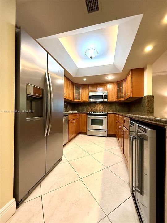 На продажу: $450,000 (2 спален, 3 ванн, 1750 Квадратных фут)