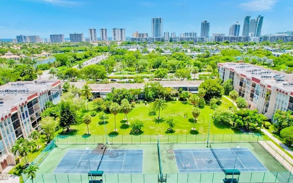 На продажу: $450,000 (2 спален, 3 ванн, 1750 Квадратных фут)