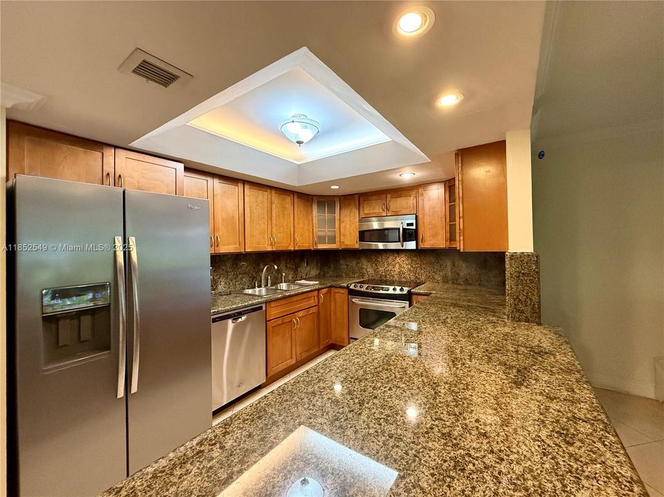 На продажу: $450,000 (2 спален, 3 ванн, 1750 Квадратных фут)