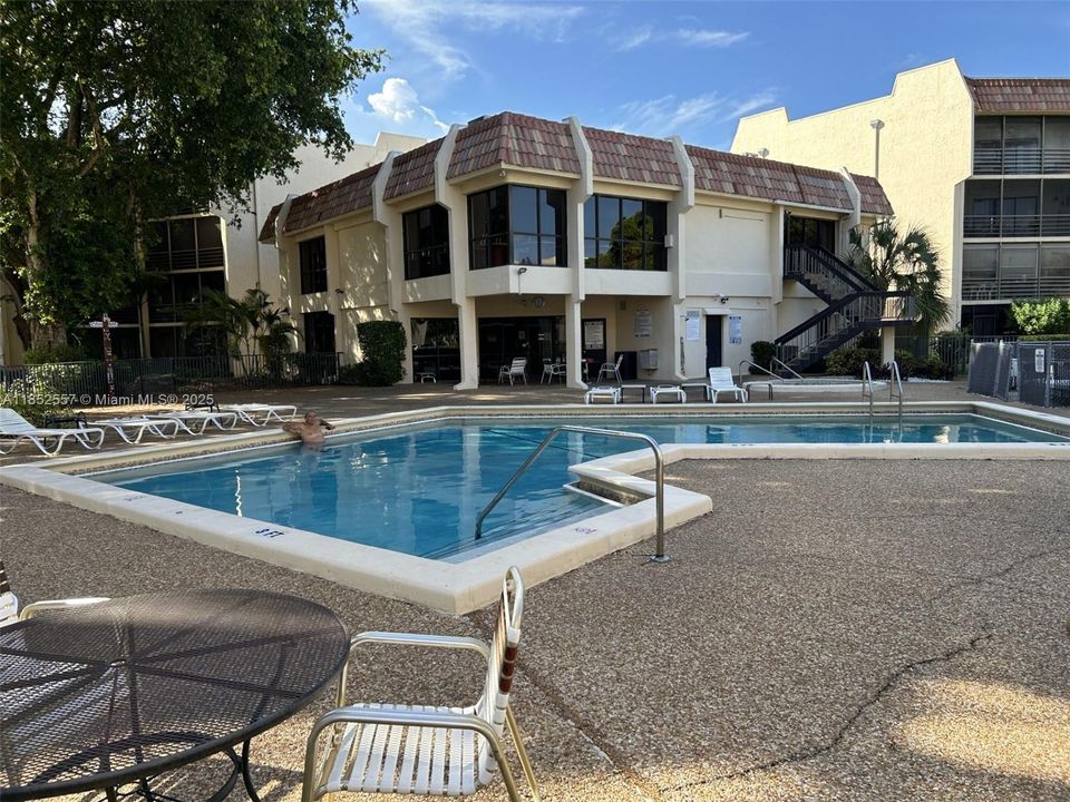 Activo con contrato: $139,900 (1 camas, 1 baños, 800 Pies cuadrados)