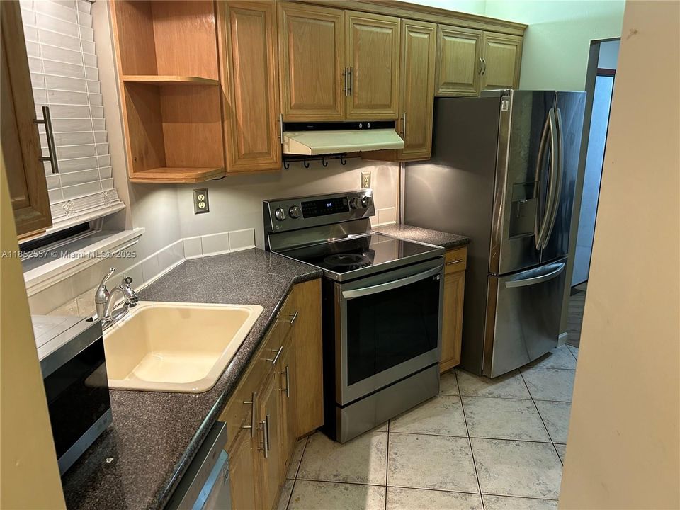 Activo con contrato: $139,900 (1 camas, 1 baños, 800 Pies cuadrados)