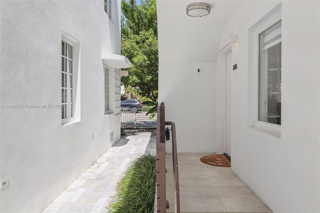 На продажу: $410,000 (1 спален, 1 ванн, 651 Квадратных фут)