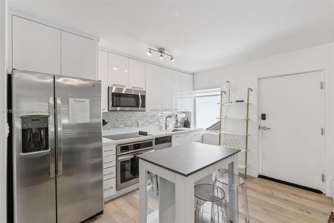 На продажу: $410,000 (1 спален, 1 ванн, 651 Квадратных фут)