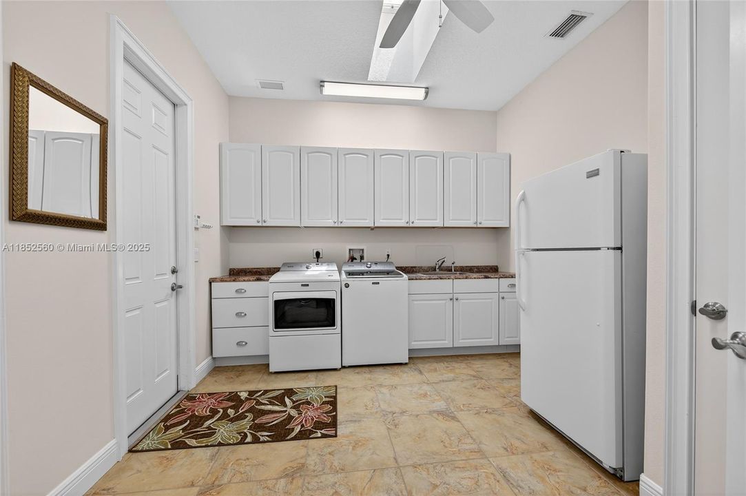 На продажу: $1,299,000 (4 спален, 3 ванн, 3507 Квадратных фут)