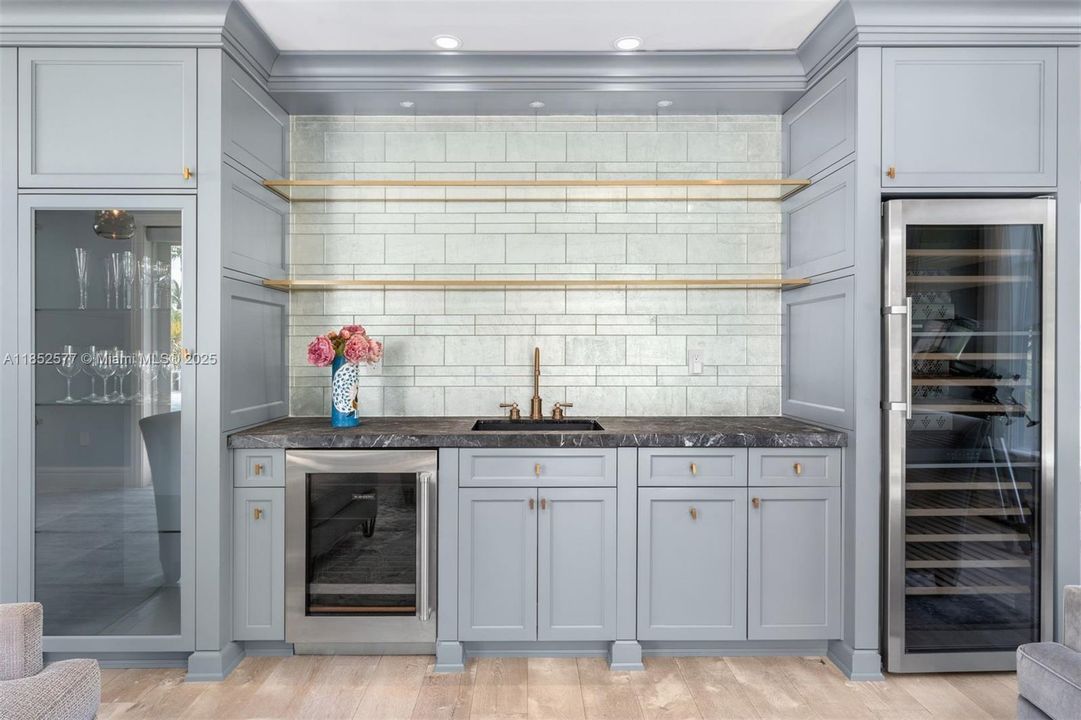 待售: $5,950,000 (5 贝兹, 4 浴室, 4352 平方英尺)