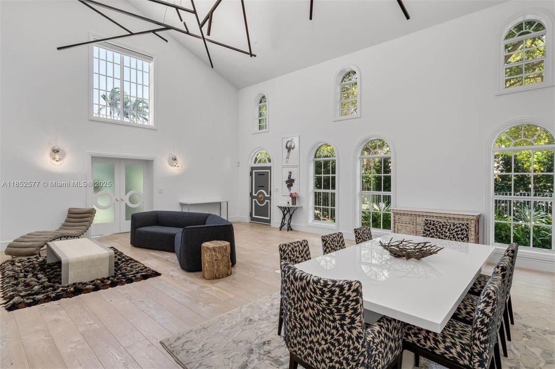 待售: $5,950,000 (5 贝兹, 4 浴室, 4352 平方英尺)