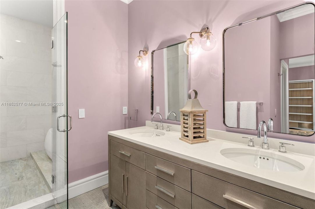 待售: $5,950,000 (5 贝兹, 4 浴室, 4352 平方英尺)