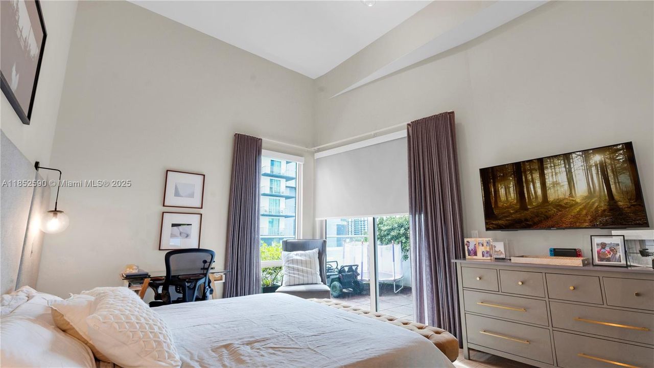 Recently Sold: $1,030,000 (3 beds, 3 baths, 1638 Square Feet)