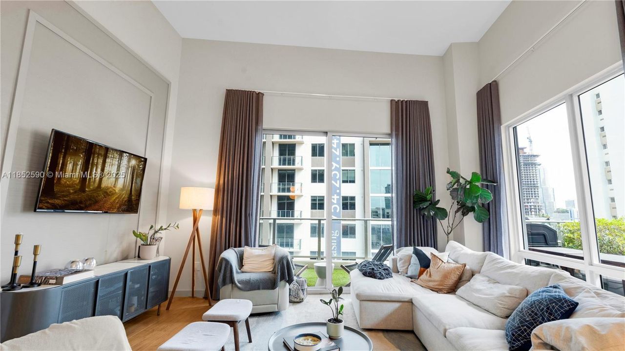 Recently Sold: $1,030,000 (3 beds, 3 baths, 1638 Square Feet)