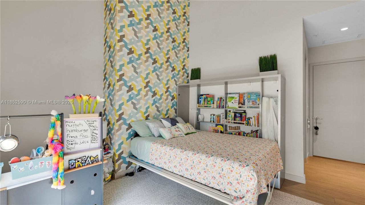 Recently Sold: $1,030,000 (3 beds, 3 baths, 1638 Square Feet)