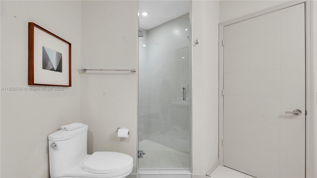 Recently Sold: $1,030,000 (3 beds, 3 baths, 1638 Square Feet)