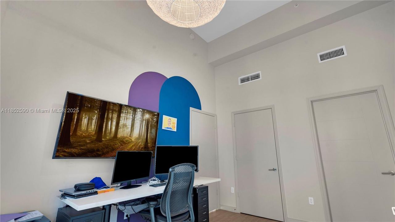 Recently Sold: $1,030,000 (3 beds, 3 baths, 1638 Square Feet)