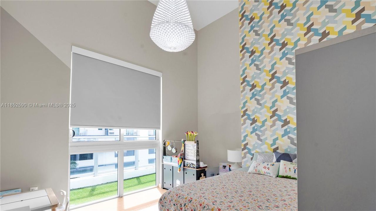 Recently Sold: $1,030,000 (3 beds, 3 baths, 1638 Square Feet)