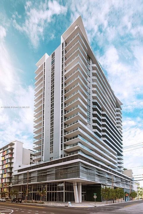 Recently Sold: $1,030,000 (3 beds, 3 baths, 1638 Square Feet)