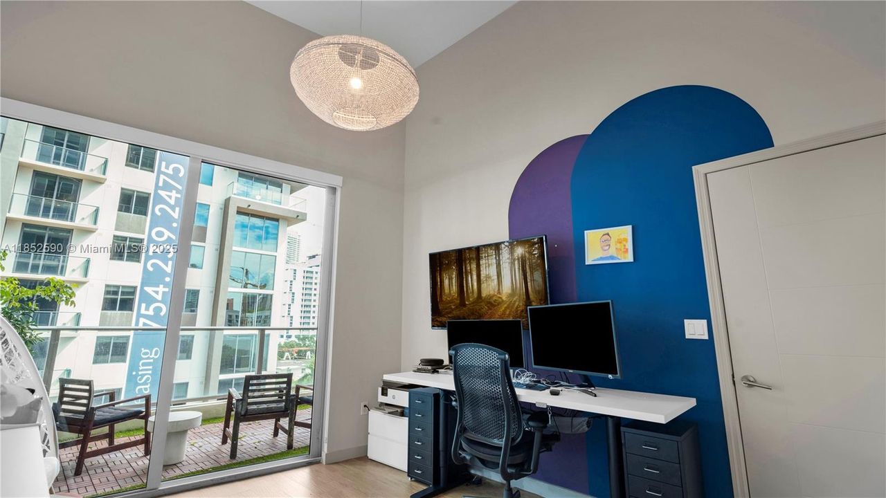 Recently Sold: $1,030,000 (3 beds, 3 baths, 1638 Square Feet)