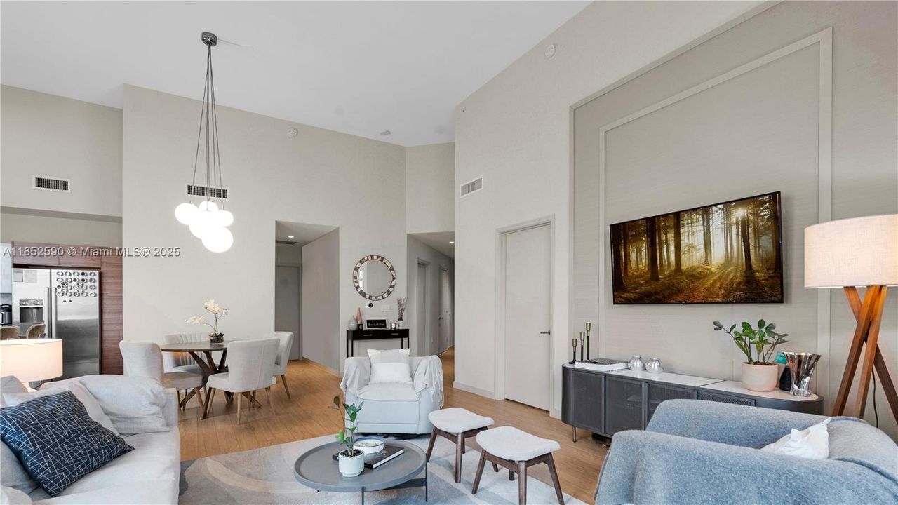 Recently Sold: $1,030,000 (3 beds, 3 baths, 1638 Square Feet)