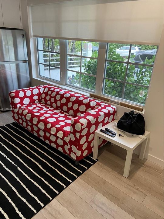 Recently Sold: $345,000 (1 beds, 1 baths, 528 Square Feet)