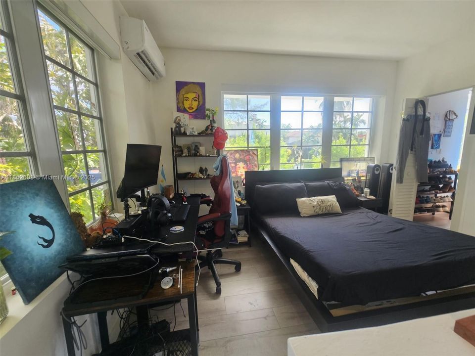 Recently Sold: $345,000 (1 beds, 1 baths, 528 Square Feet)