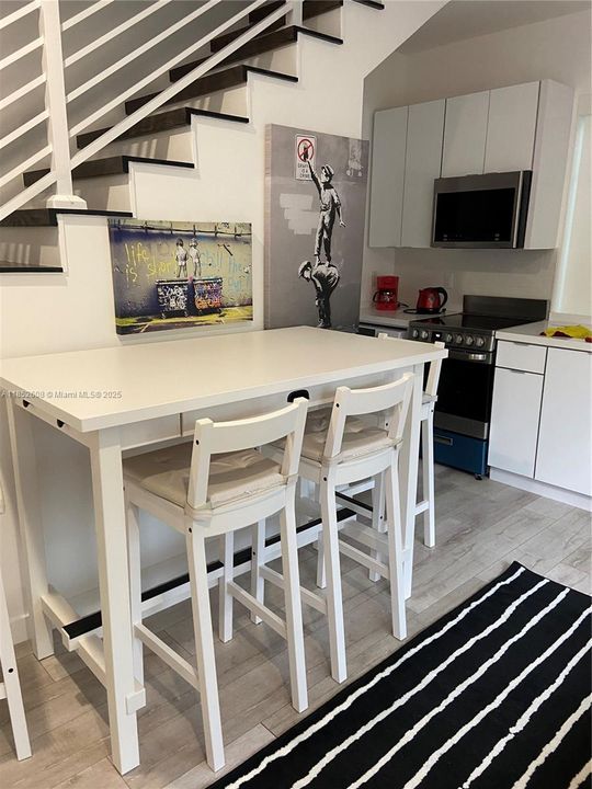 Recently Sold: $345,000 (1 beds, 1 baths, 528 Square Feet)