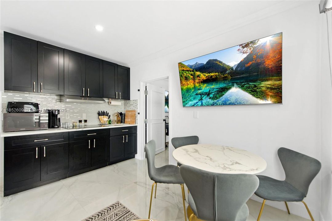 В аренду: $25,000 (11 спален, 11 ванн, 8774 Квадратных фут)