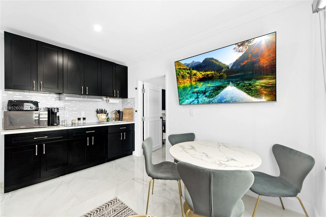 В аренду: $25,000 (11 спален, 11 ванн, 8774 Квадратных фут)