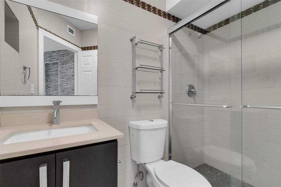 Vendido Recientemente: $330,000 (2 camas, 2 baños, 1036 Pies cuadrados)