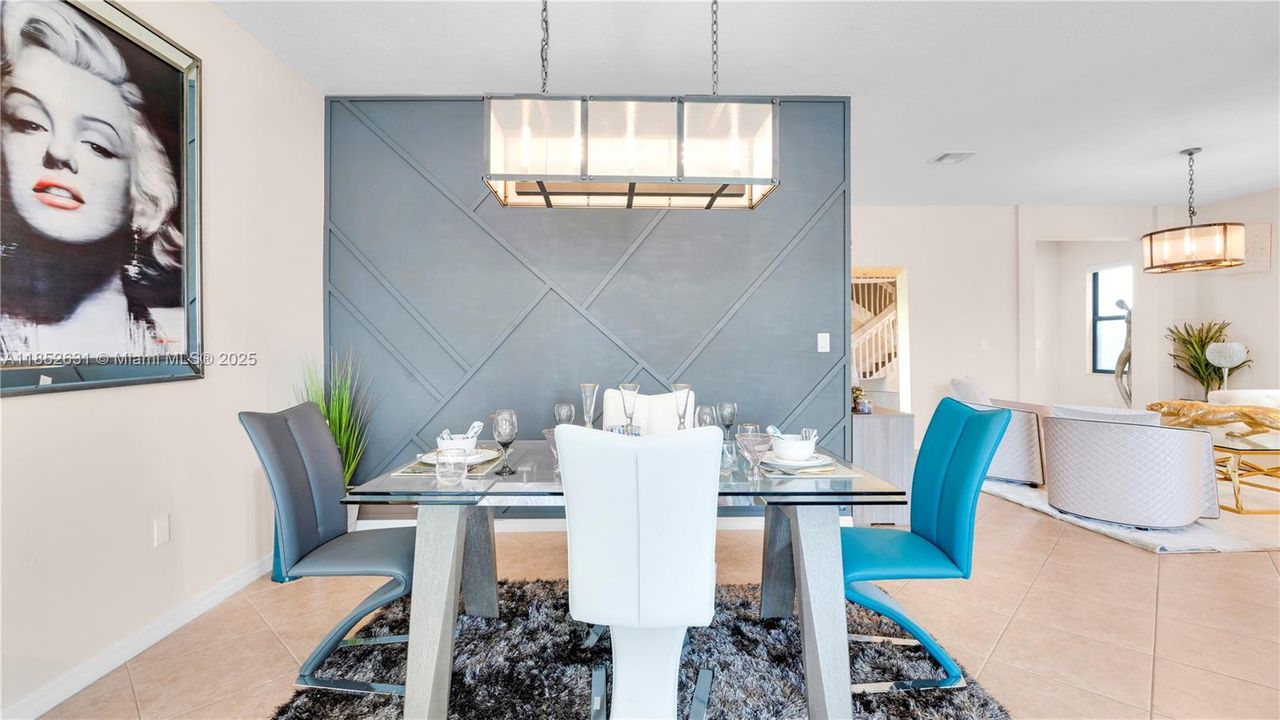 Activo con contrato: $770,000 (4 camas, 2 baños, 2223 Pies cuadrados)