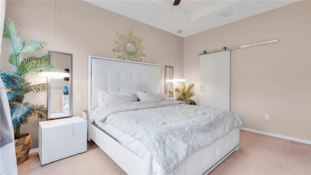 Activo con contrato: $770,000 (4 camas, 2 baños, 2223 Pies cuadrados)