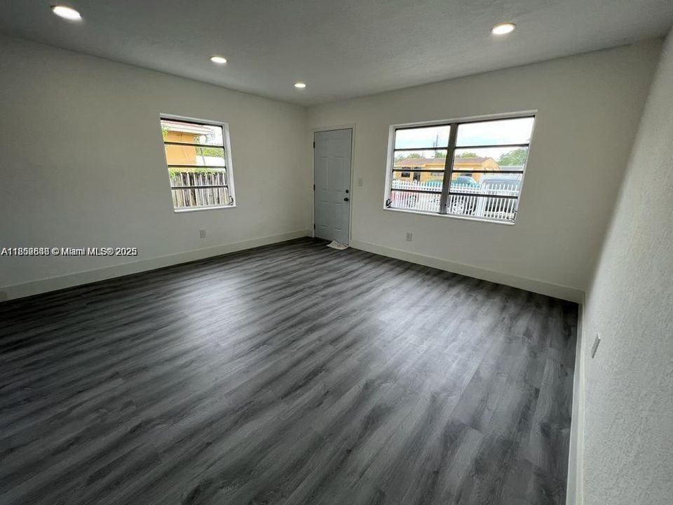 Vendido Recientemente: $375,000 (2 camas, 1 baños, 780 Pies cuadrados)