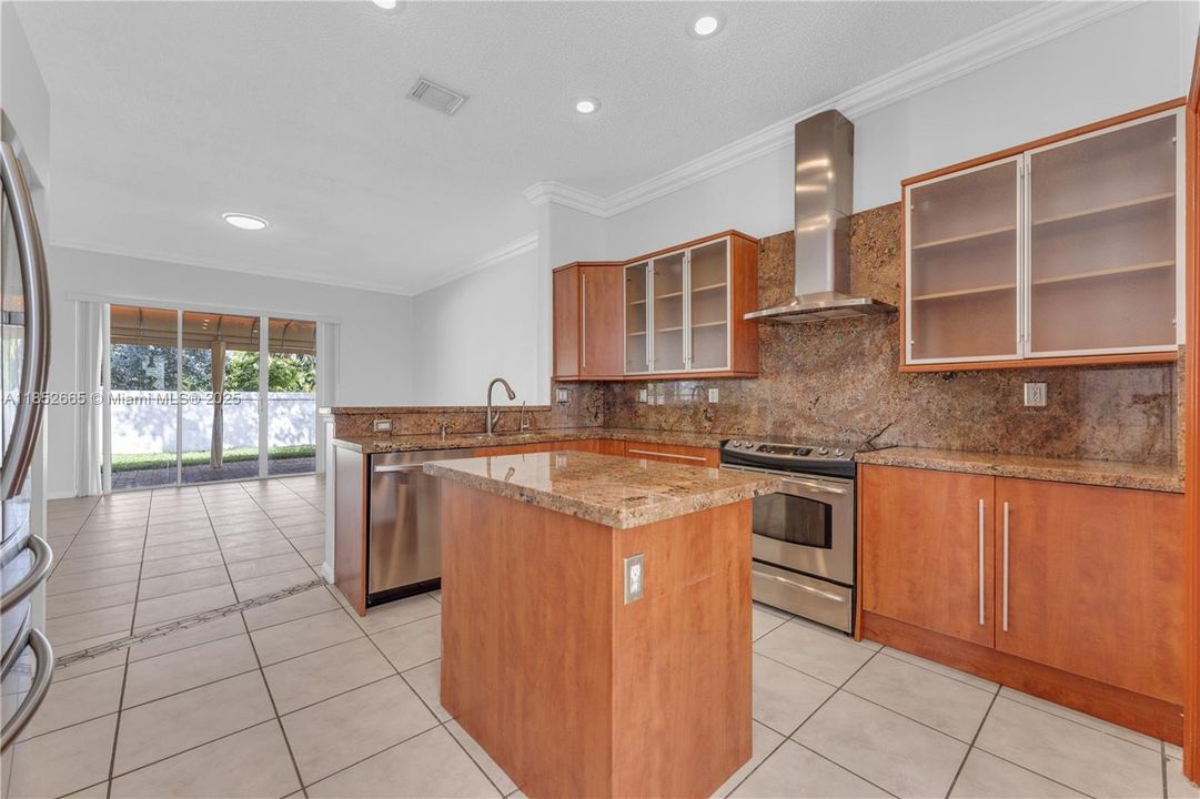 Activo con contrato: $800,000 (3 camas, 2 baños, 1814 Pies cuadrados)